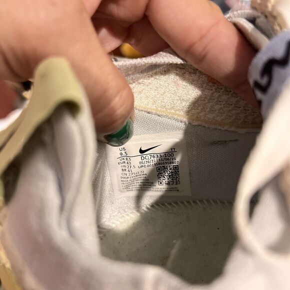 Nike Air Vapormax 2021 Knit Sneakers White Mens 9.5 DQ7633-100 Mismatched Swoosh - Picture 2 of 11